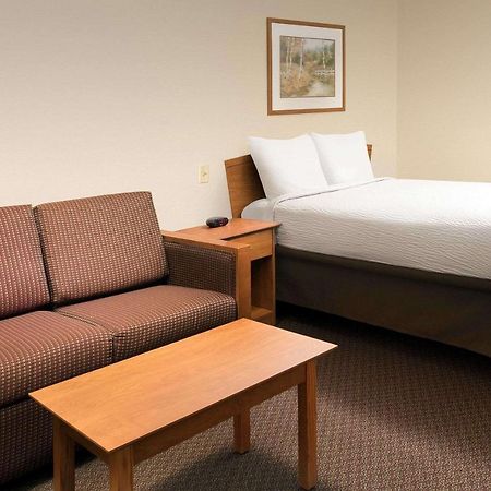 Woodspring Suites ميدلاند المظهر الخارجي الصورة
