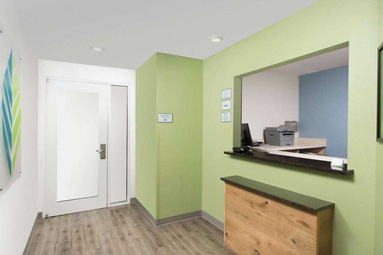Woodspring Suites ميدلاند المظهر الخارجي الصورة
