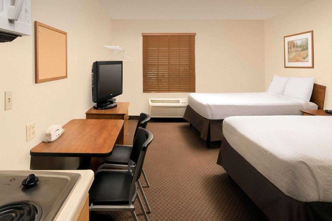 Woodspring Suites ميدلاند المظهر الخارجي الصورة