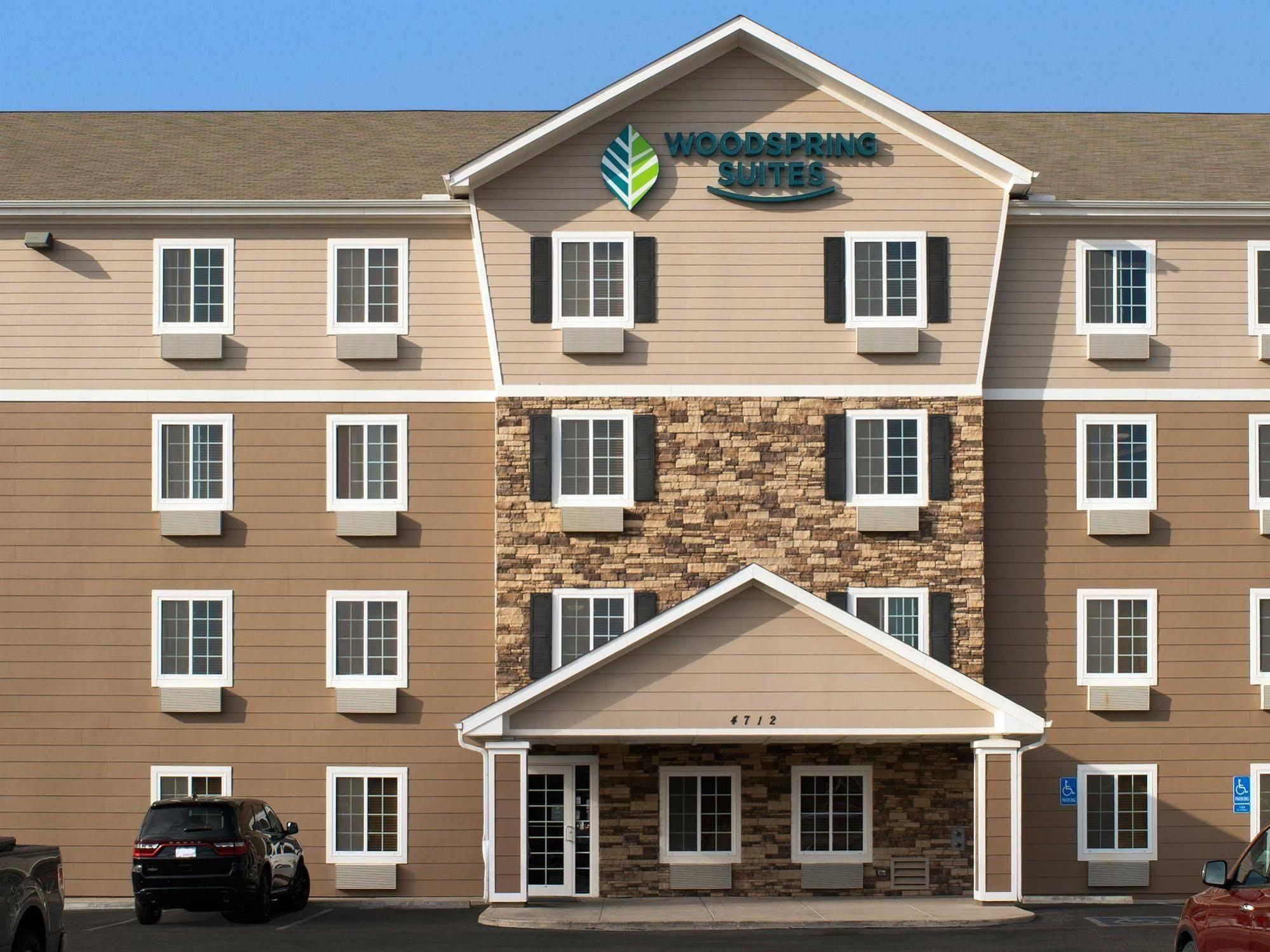 Woodspring Suites ميدلاند المظهر الخارجي الصورة