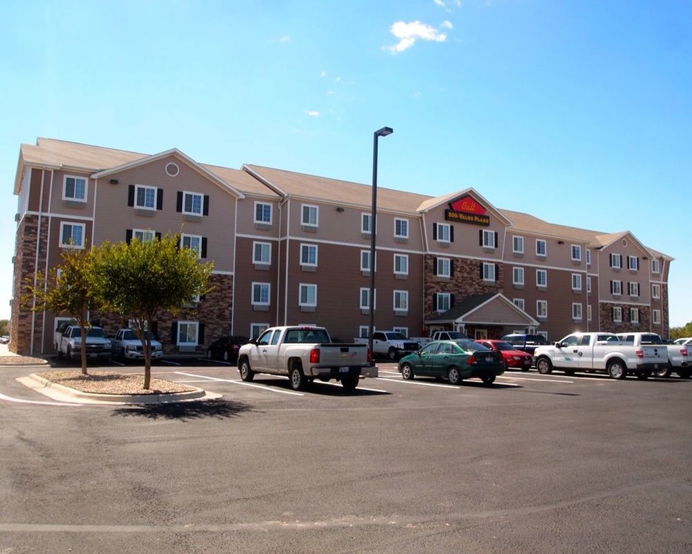 Woodspring Suites ميدلاند المظهر الخارجي الصورة