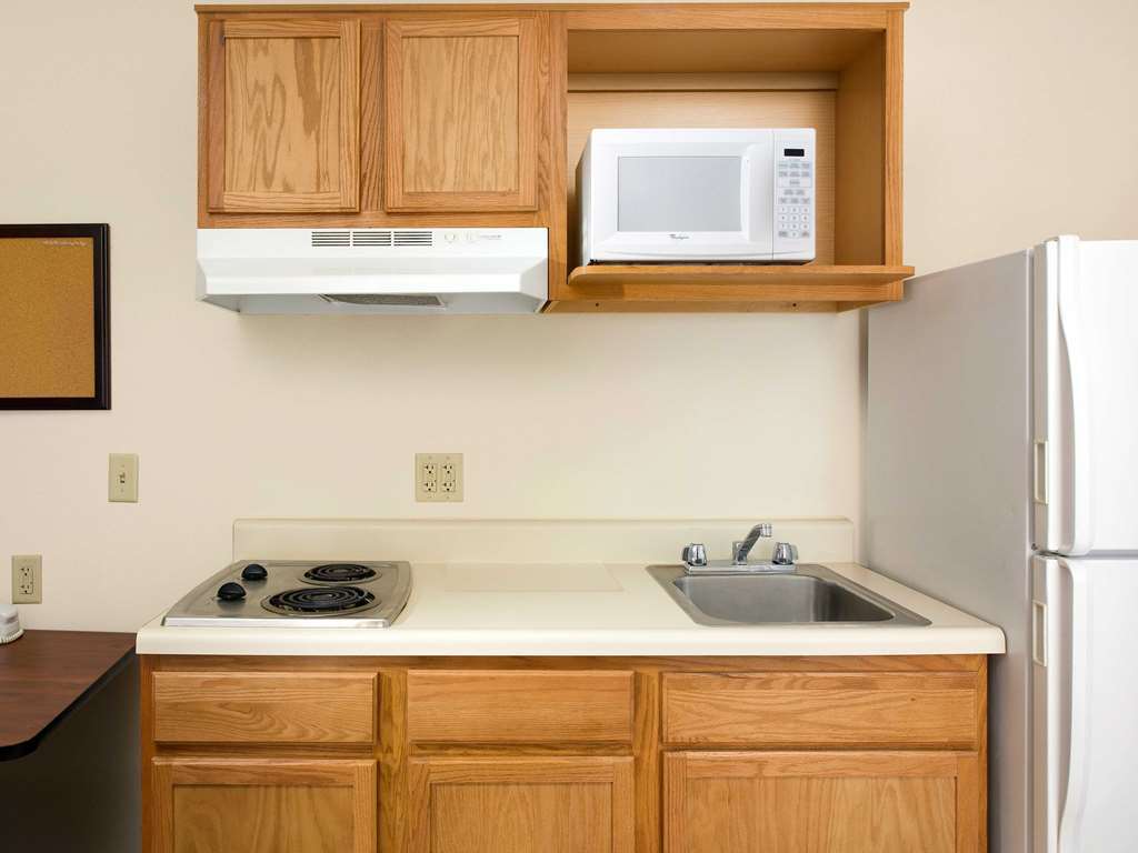 Woodspring Suites ميدلاند الغرفة الصورة