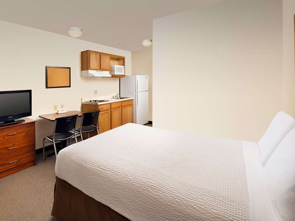 Woodspring Suites ميدلاند الغرفة الصورة