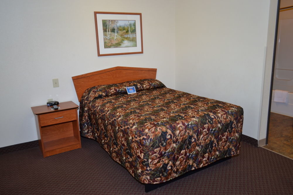 Woodspring Suites ميدلاند المظهر الخارجي الصورة