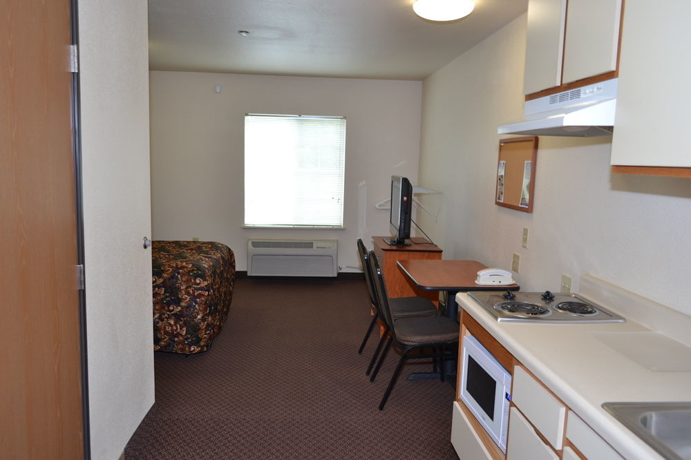 Woodspring Suites ميدلاند المظهر الخارجي الصورة