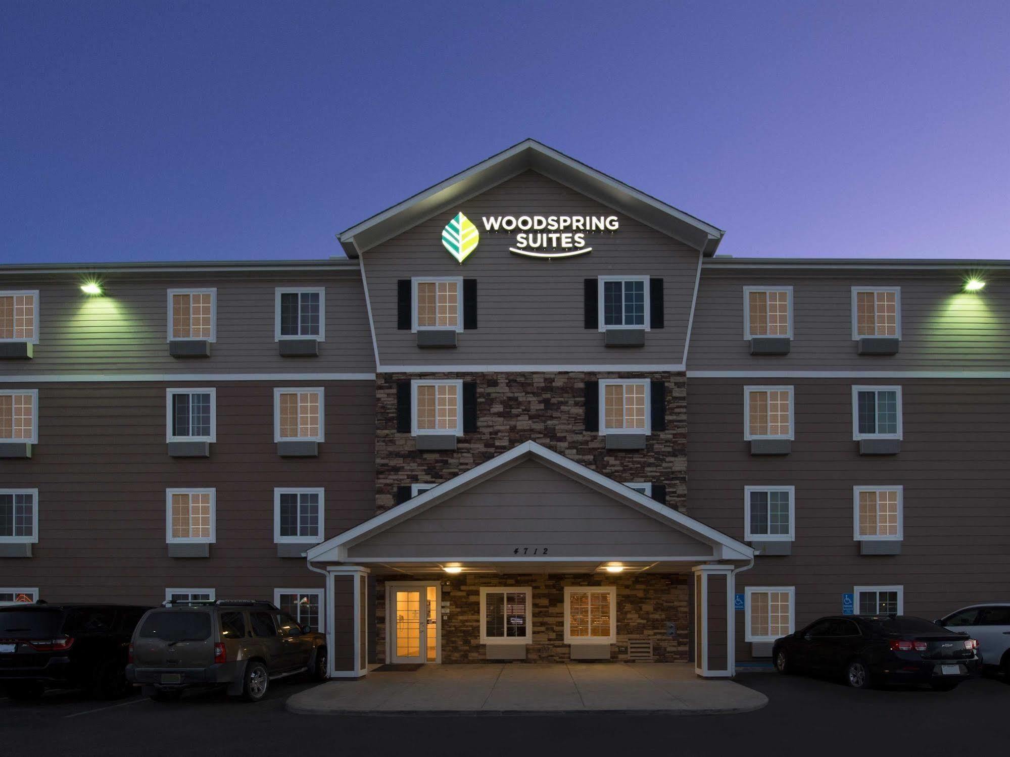 Woodspring Suites ميدلاند المظهر الخارجي الصورة