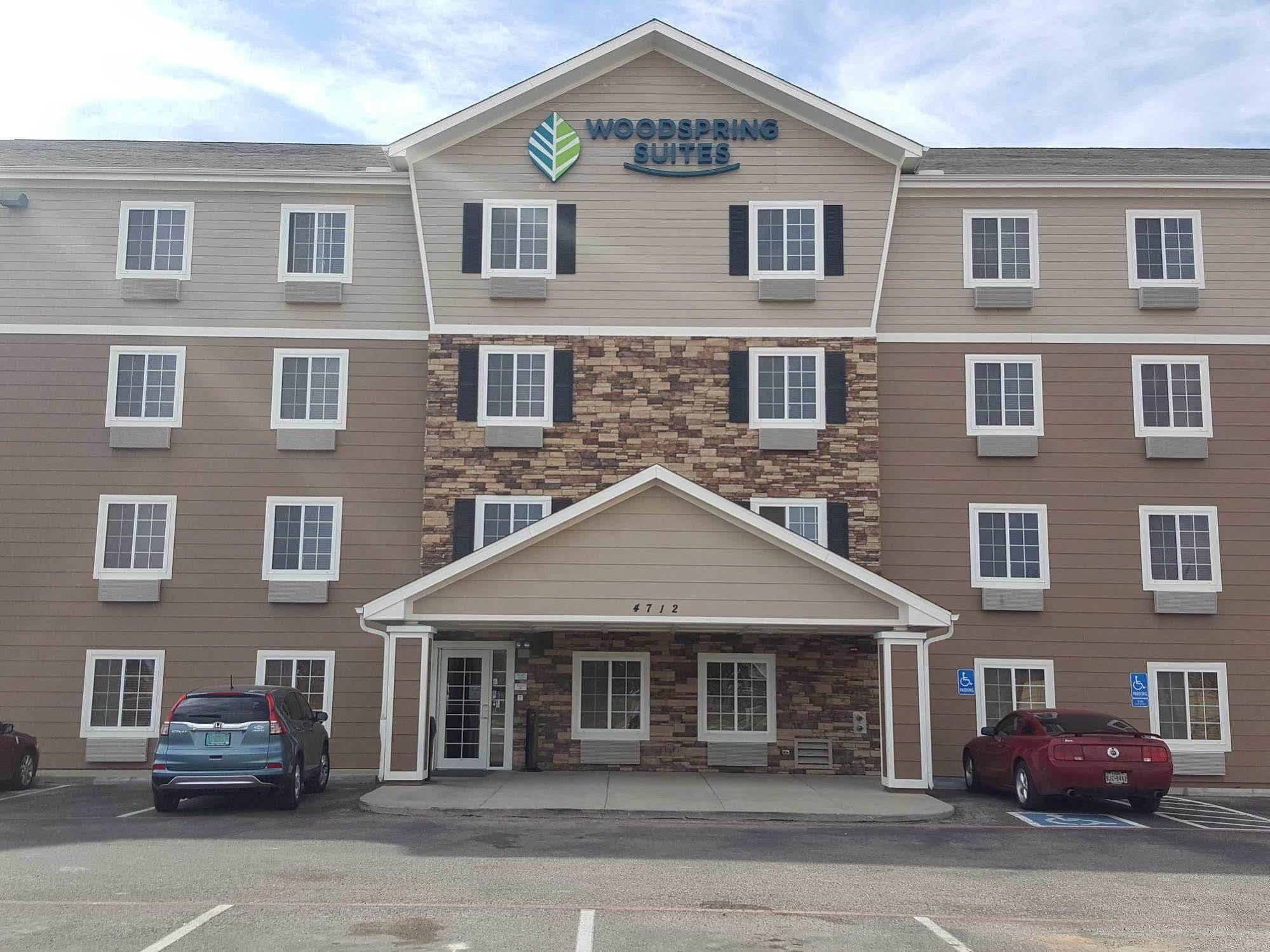 Woodspring Suites ميدلاند المظهر الخارجي الصورة